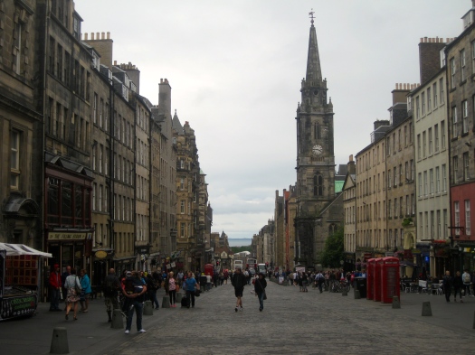 De sista två nätterna spenderades i Edinburgh. Vi bodde på Radisson Blu mitt på Royal Mile (bilden).