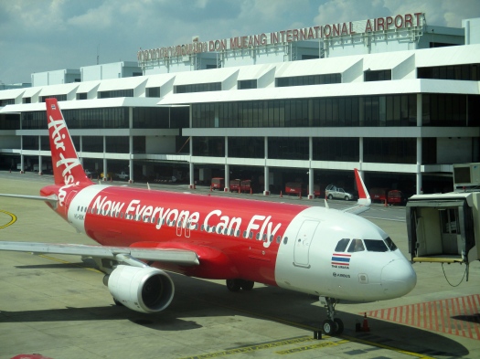 Onsdagen den 12 november var det äntligen dags för vidareresan till Myanmar (Burma). Jag flög med Thai Air Asia från Bangkoks fd storflygplats Don Muang till Myanmars största stad Yangon.