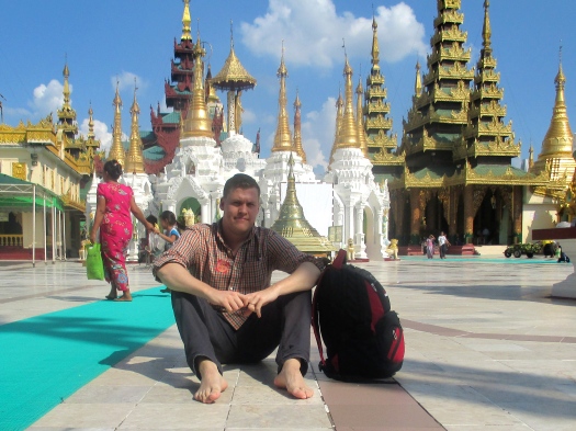 Framme vid Shwedagon  Pagoda