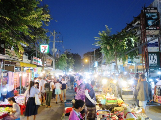 Söndagsmarknaden i Chiang Mai.
